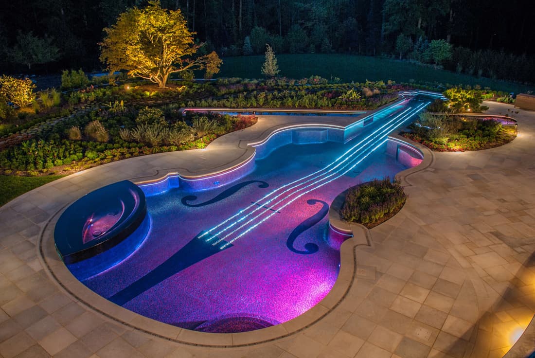 Custom Swimming Pool by Cipriano Landscape Design: beyond amazing!